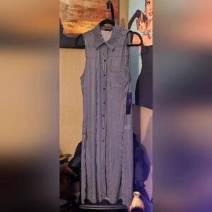 Button down cover up with pocket